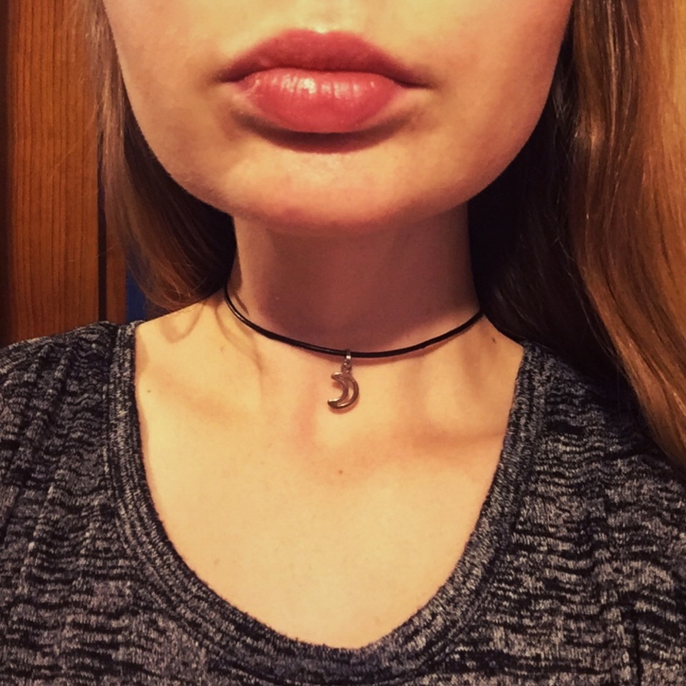Moon Choker